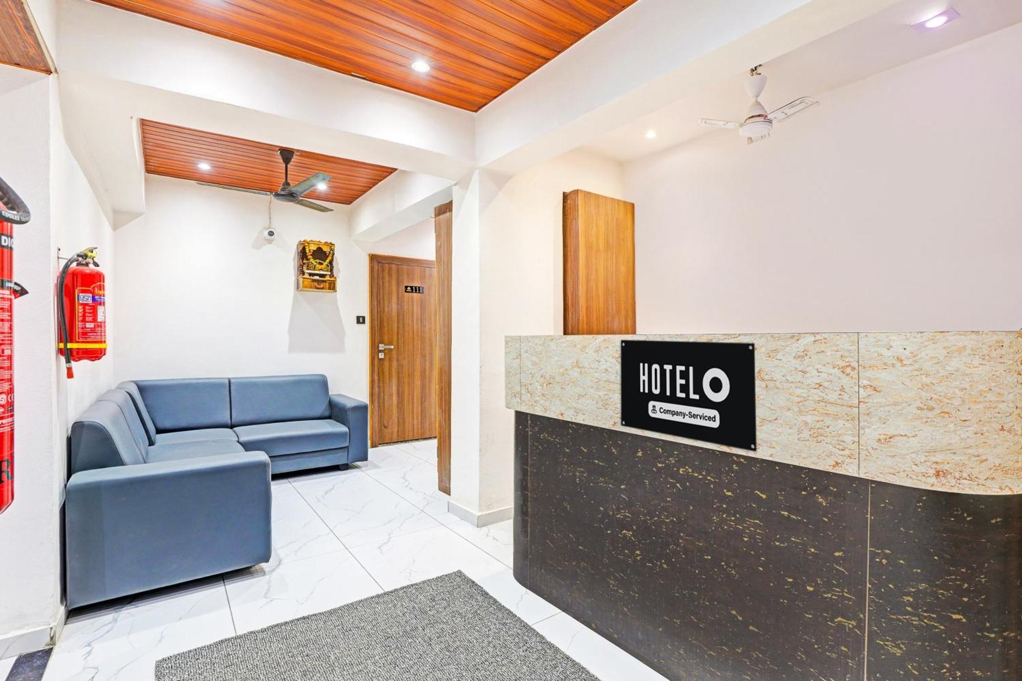 Super Hotel O Althan Formerly Hotel Niraant Surat Bagian luar foto